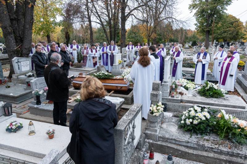 2025_10_27_gyurosovics temetes_49.jpg 2025_10_27_gyurosovics temetes_49.jpg